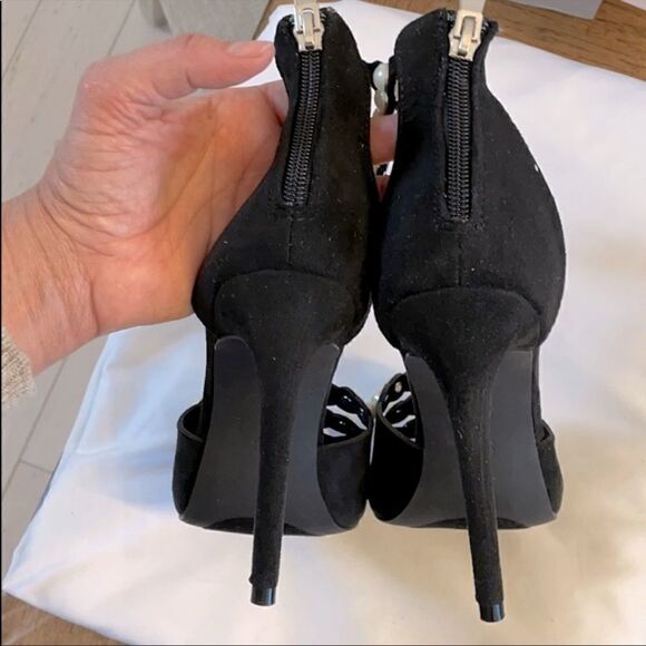 CAPE ROBBIN BLACK MICROFIBER SANDALS.  NEW - Picture 6 of 9